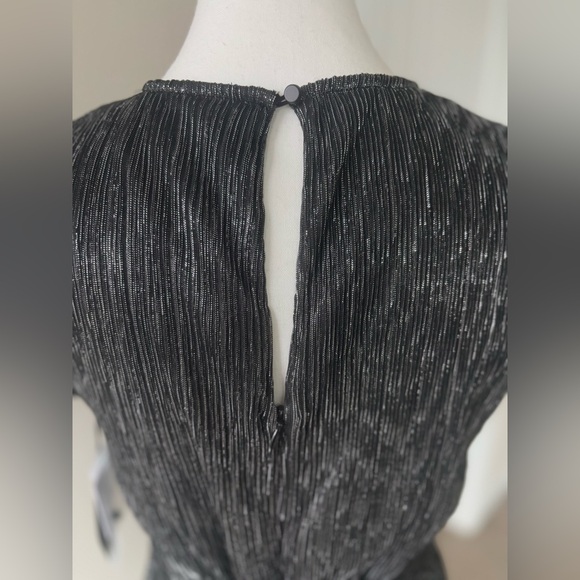 NWT Nicole Miller Camellia Jumpsuit. Size 6. Black Silver. Flutter sleeve. Party - Picture 5 of 11